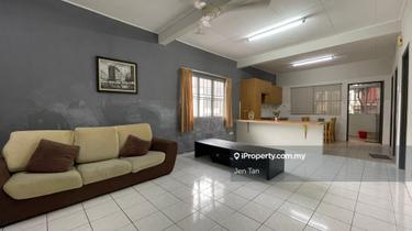 Bukit Rimau Endlot Townhouse with for Sale 1