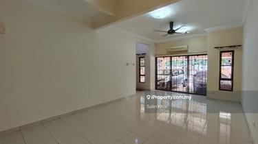 Bandar Kinrara Double Storey Superlink House for sale!!  1