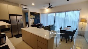 Quality furnishing, high floor, nice layout, available November 1