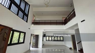 Bright, Airy, Large Garden Bungalow 1