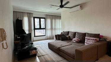 Unit with private lift for sale @ Sastera U thant, kindly pm me  1