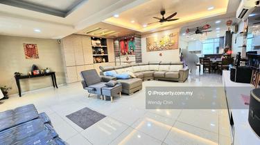 Tastefully renovated 1