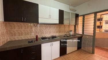 Saraka apartment for sale,lift,puchong taman wawasan,3r 2b,renovated 1