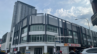3 Storey Corner  Shop Lot With elevator For Rent  1