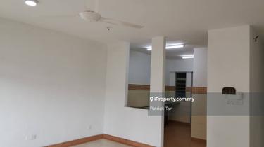 Perdana Exclusive, 3r, pool view, semi furnish, near Ikea & the Curve 1