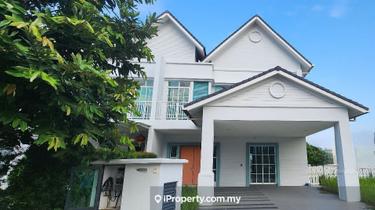 Tropika-Elizabeth Falls Semi-D With Basement  1