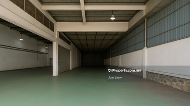 Newly Painted! 1.5 Storey Semi-D Factory for Rent! 1