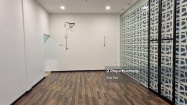 2 Storey Corner Lot, Nice unit n Strategic Location, Mature township 1