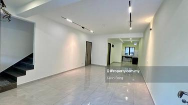 Freehold, Newly Renovate Double Storey Terrace @ Taman Puchong Utama 1