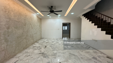 Fully Extended & Renovated ! Photo shown as Actual Unit !  1