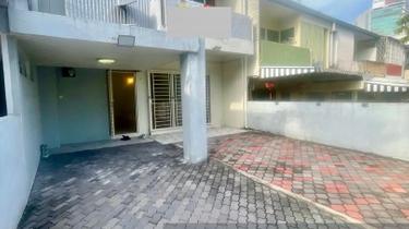 Previously Renovated, Many Parkings, Walking to Amenities 1