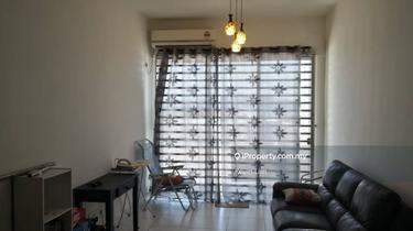 Elit Heights 1700sf Garden Unit Basic Renovated 1