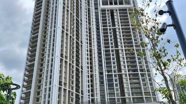 Fully Furnished with brand new goods. Renovated tastefully.  1