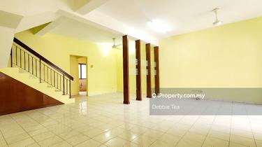 Newly refurbished and basic unit low density community 1