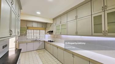 Newly Refurbished Unit for Immediate Lease 1