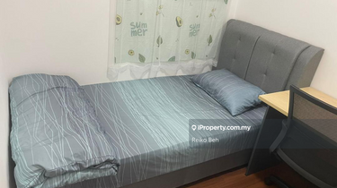 Female room for rent  1