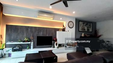 Zero lot bungalow 2.5sty very good condition 1