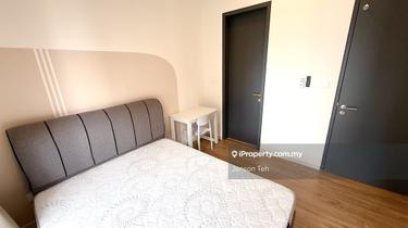 Fully Furnished Middle Room, 1st Sept Move In! Link to MRT, LRT & Mall 1