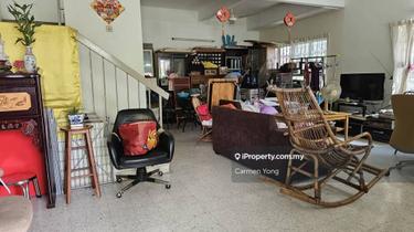 SS 2 Petaling Jaya 2 sty endlot link house for sale near shops & field 1