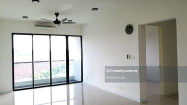 Paragon 3 partly furnished private lift at Equine Park Seri Kembangan  1