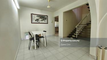 Well kept house, 2 mins walk to Nobel International school 1