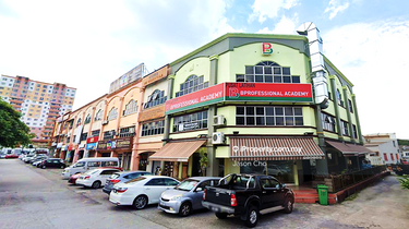 Exclusive 3 Storey Corner Shop at Seri Kembangan For Sale 1