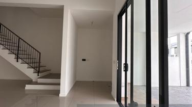 Bandar bukit raja Nadira  1