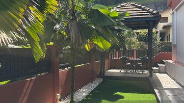 Charming Individual-Built Bungalow in Exclusive Low-Density Enclave 1