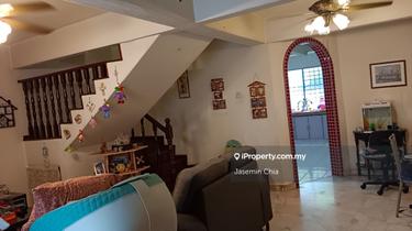 Freehold 2storey house at Bandar Menjalara 1