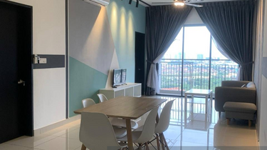 Ready move in, walking distance to pavilion 1