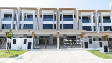 Under Valued 3 Storey Full Extended Good For Upgrade 1