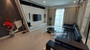 Nicely renovated Baystar Condo with walking distance to Queensbay Mall 1
