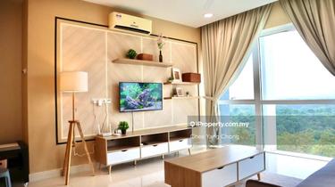 Spacious 3 bed room unit at Medini, suitable for family group! 1