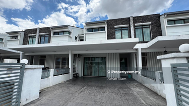 Spacious 2 Storey Superlink. Well Maintained.  1