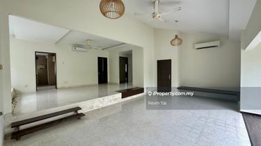 Nice Maintained 1.5 Storey Bungalow House 1