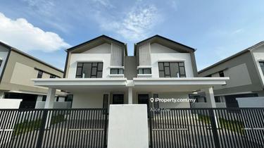 Below Market Unit Semi-D, New Bare Condition, Gated Guarded, View Now! 1