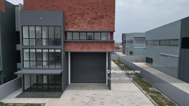 Brand new and Nice Semi-d Factory  1