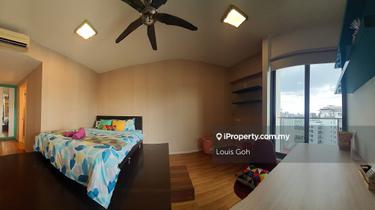 Master Bedroom with Attached Bathroom @ A'marine Lakeside Condo 1