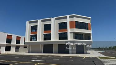Bandar Rimbayu Brand New Ground Floor Shop 22x75 Facing Main Road Rent 1