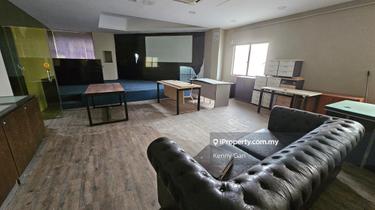 Corner Shoplot 1st floor @ Sri Petaling partly furnish  1