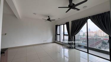 Side by Side Carpark 3 Bedrooms. 1