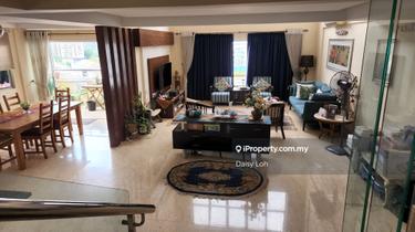 Beautiful Breezy Corner Unit  1