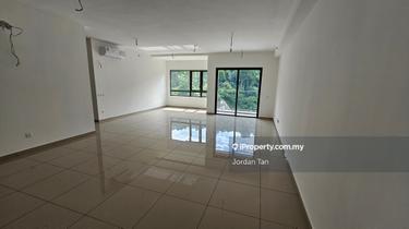 1540sf comes with balcony 1
