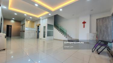 Mutiara Mas Good Condition Renovated Three Storey Cluster House 1