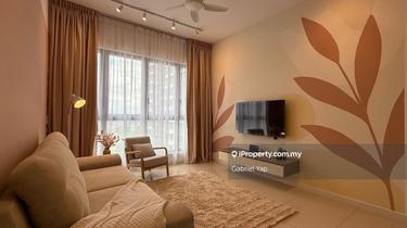 Move-in Ready Unit with Contemporary ID on Very High Floor Level 1