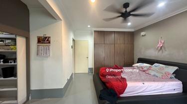 Near Field And Park, Good Condition House 1