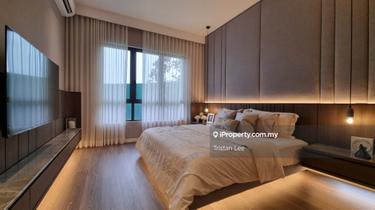 Freehold Residential Condo, Walk 35 Steps to MRT, Low Density 1