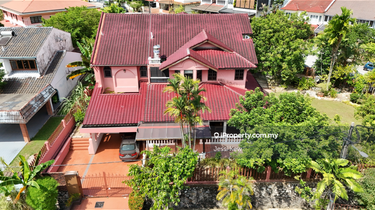 Corner Bungalaw with huge land 1