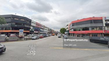 5,600 sqft Corner Ss2 PJ Ground & 1st Floor Shop Office with Lift 1