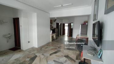 Low density, good location, well kept unit 1